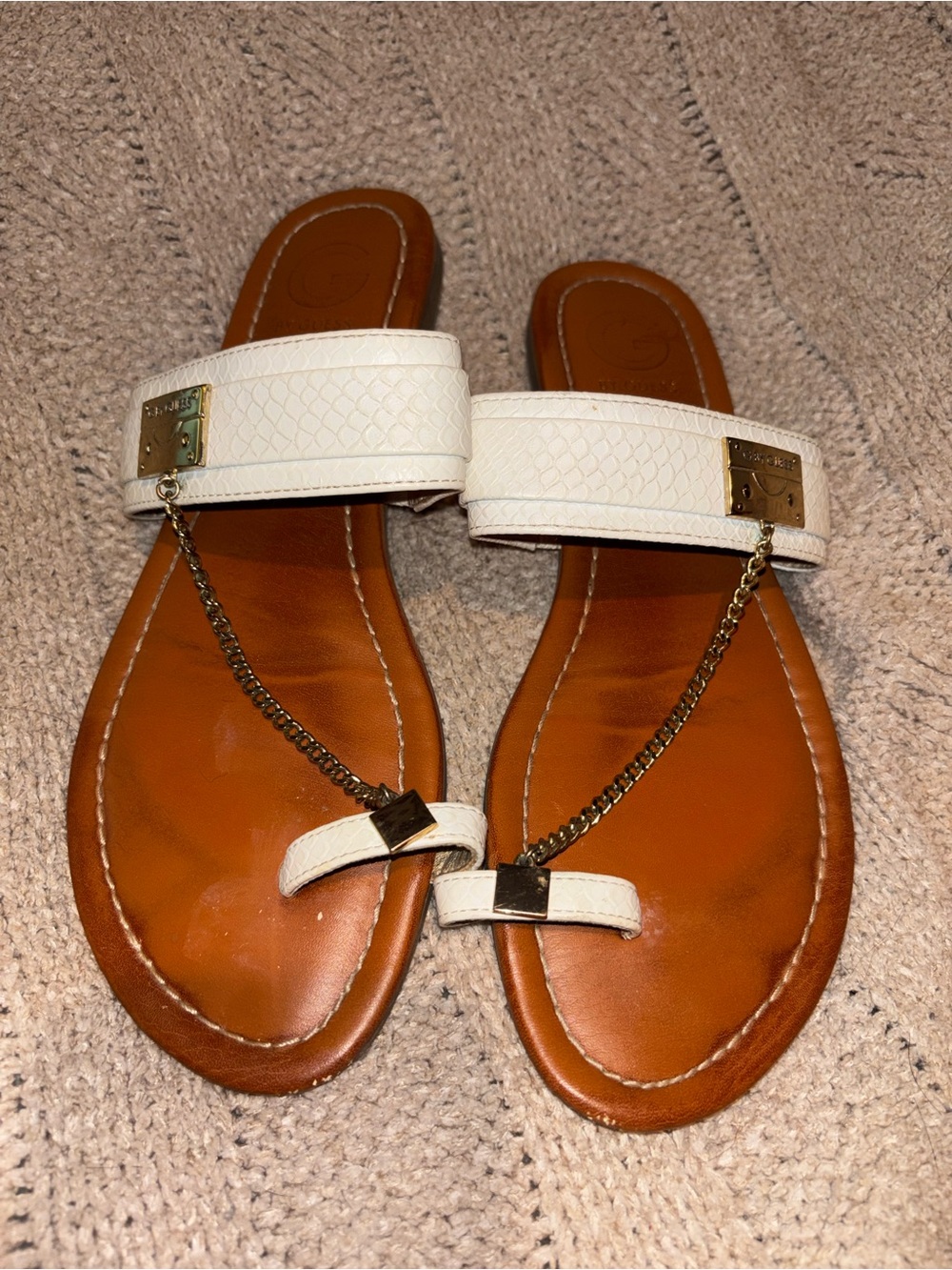 Guess White Snakeskin Chain Thong Sandals Sz 9.5